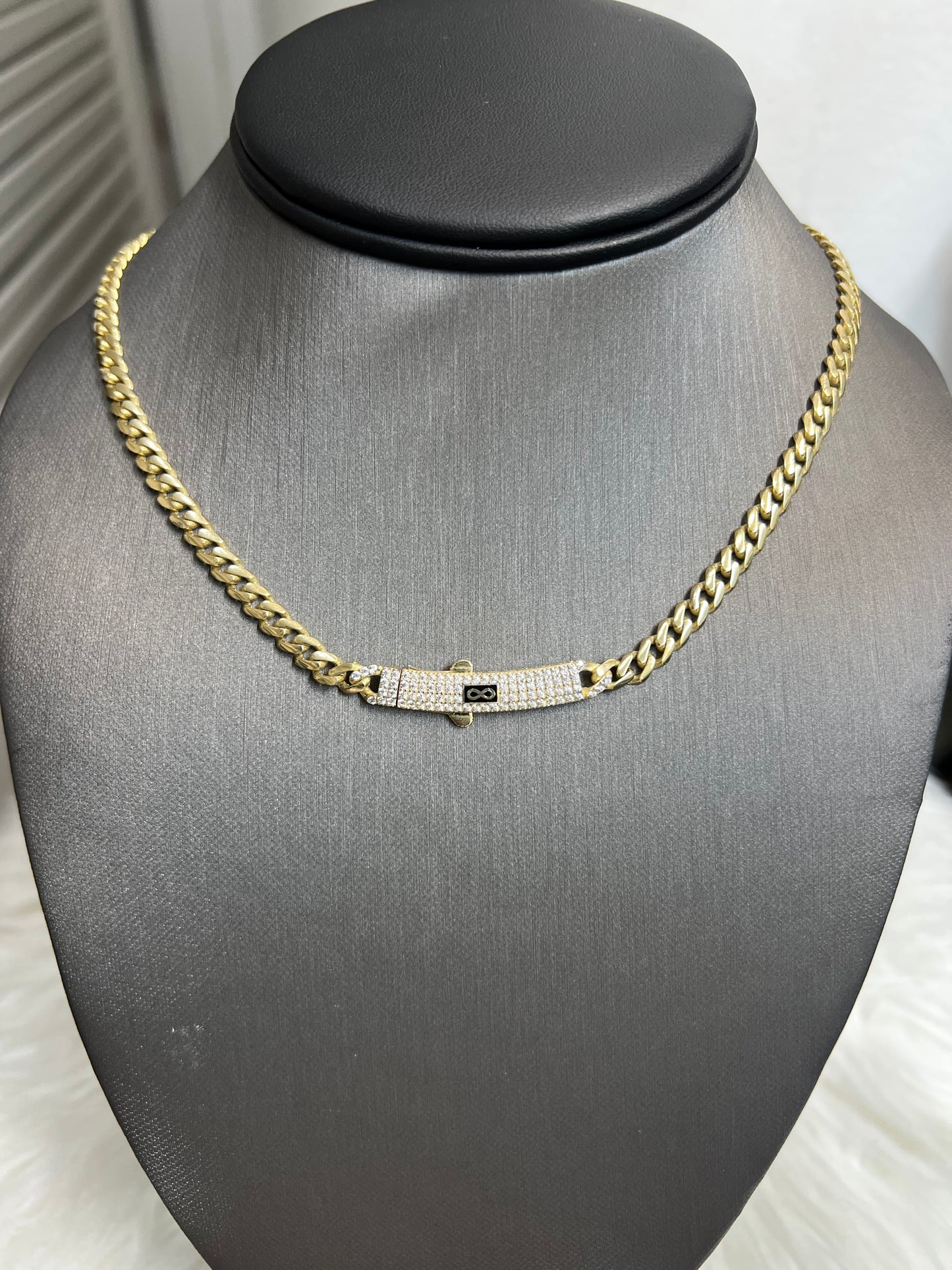 Necklaces 10k