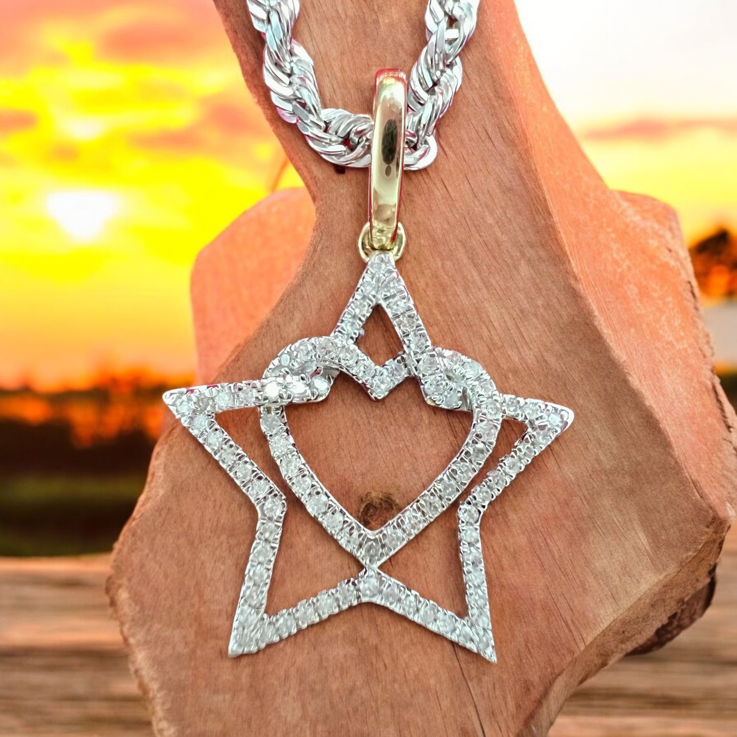 00/Necklace 10k and Diamond