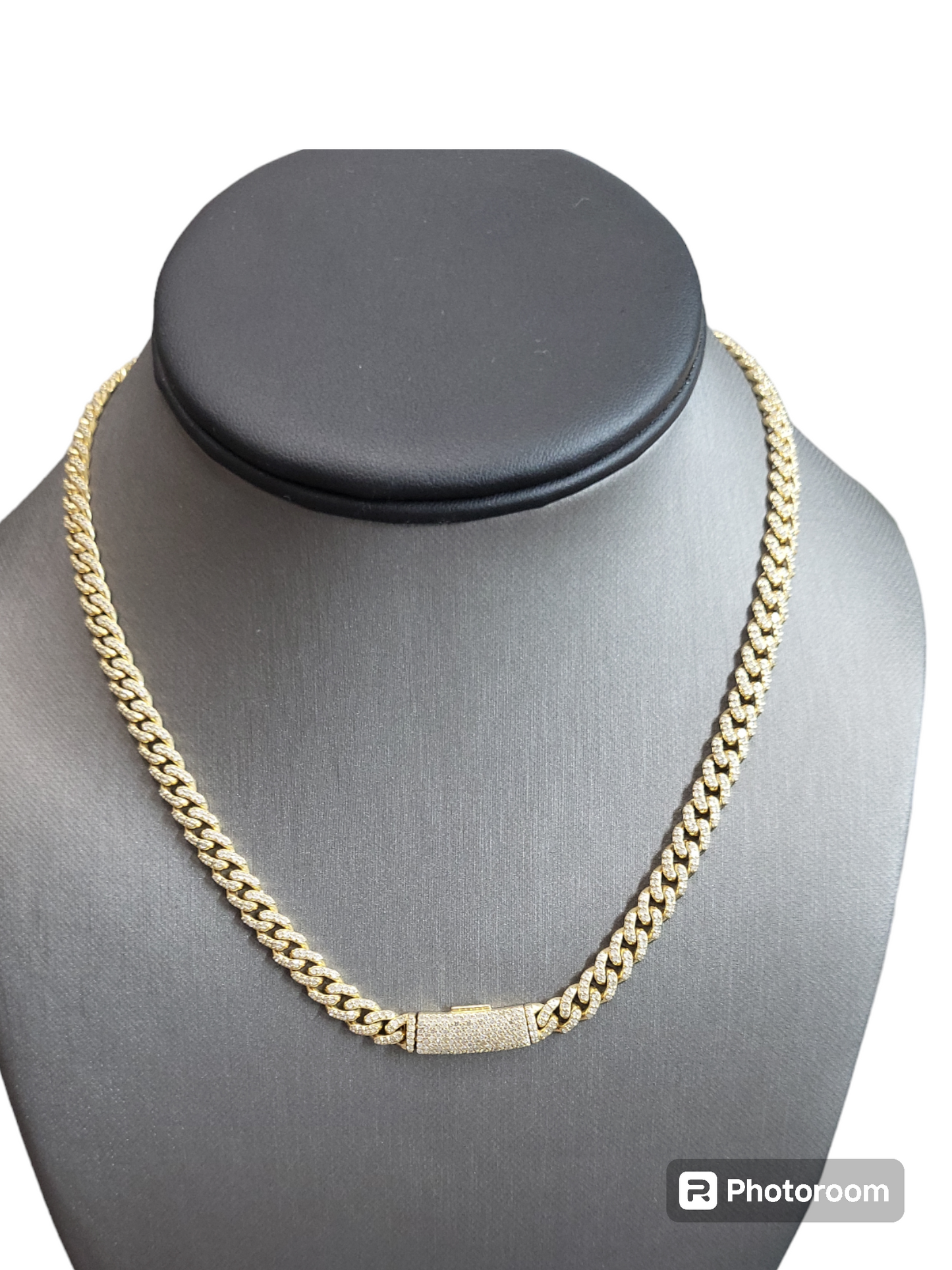 36/Chokers 10k/diamonds