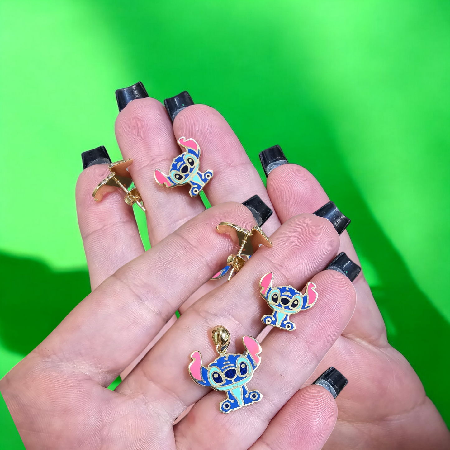 112/Earrings 10k & charms 10k