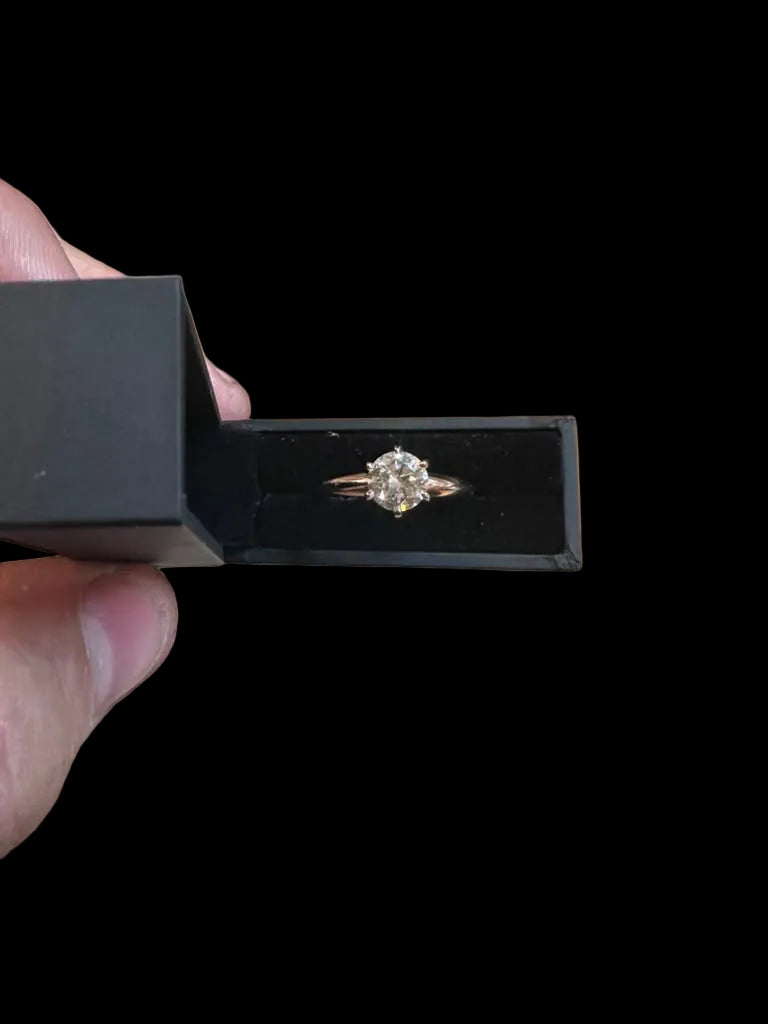 Ring 14k and diamond labs