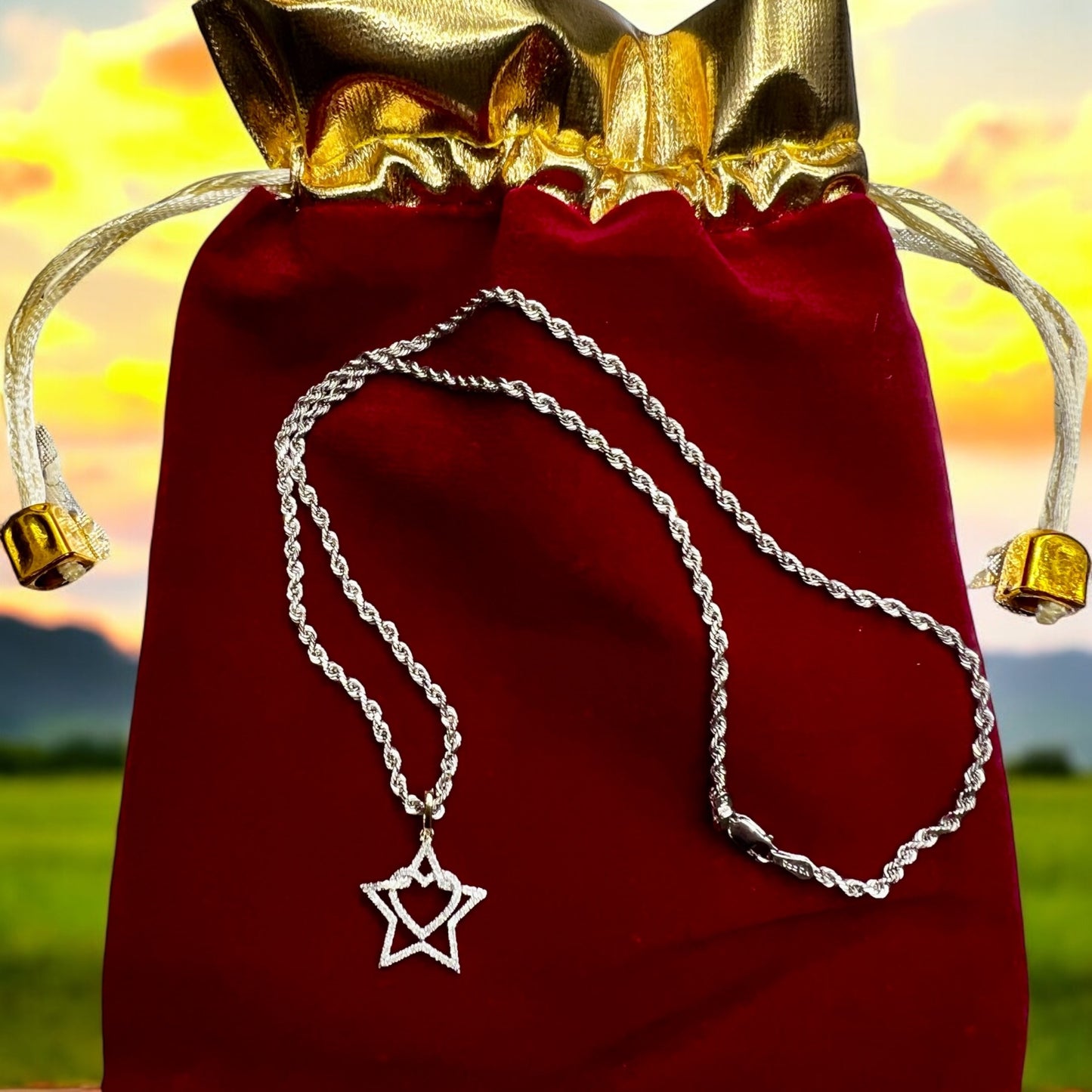 00/Necklace 10k and Diamond